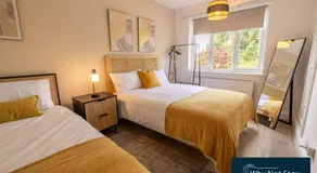 Stylish 5 bed home in Beeston - Image 2