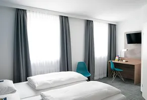 Comfort Garni Hotel - Image 2
