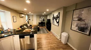 Boardwalk- large modern unit with King bed fast WIFI free coffee and easy parking - Image 3