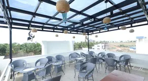 Kumaran Grand - Luxury Rooms - Image 5