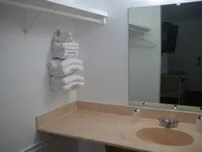 Pacific Coast Inn - Image 2