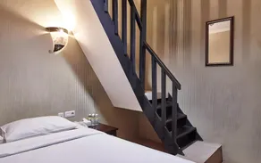 Twins Hotel - Image 3