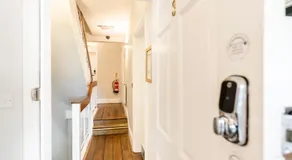 1 Riverside Apartments - Image 4