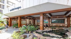Waikiki Banyan Fabulous Ocean View Condo with Free Parking - Image 4