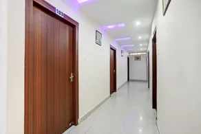 Super Collection O Danapur Near Railway Station - Image 5