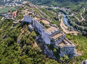 Kamena kućica sa velikom terasom i jacuzzijem - Image 4