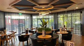 Meadowbrook Hotel Brisbane - Image 2