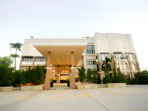 Summer Tree Hotel - Image 4