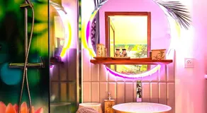 Jungle Spa - Cocon tropical et romantique avec balnéo en plein coeur de Pézenas ! - Image 2