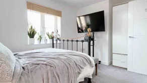 Bicester Homestay Entire Home 10min walk to Bicester Village 650m - Image 2