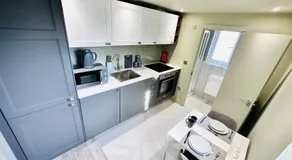 The Gray House - NO 76 - Boutique Stay Experience - Image 3