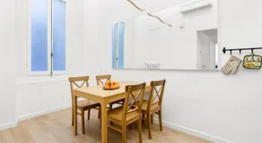 GuestHost - I Renai - Ponte delle Grazie Modern Apartment - Image 5