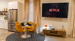 Stylish North Shore Townhouse - Image 2