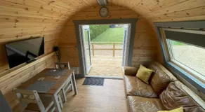 Pine Lodge Posh Glamping With Wood Fired Hot Tub & Big Lincolnshire Skies - Image 2
