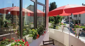 Guest House & Bistro Lefterova - Image 3