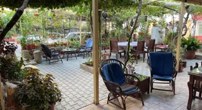 Kasgar Court Hotel - Image 5