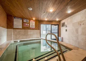 Carriage House Condominiums by All Seasons Resort Lodging - Image 4