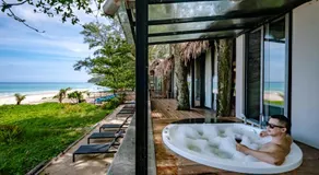 Sealord Naithon Beachfront Villa - Image 3