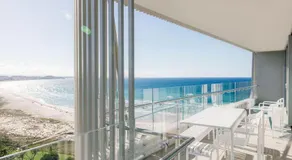 Kirra Point Holiday Apartments - Image 2