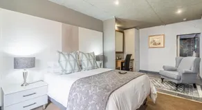 Gold Crest Guesthouse - Image 2