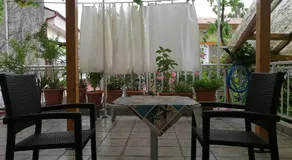 small booking room - Image 3
