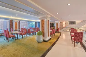 Floral Hotel - Dolphin Circle Pattaya - Image 2