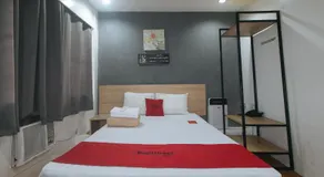 RedDoorz Plus at Boni Avenue Mandaluyong - Image 2