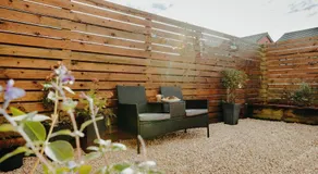 Luxury Private Suite-Parking, Courtyard & Wi-Fi - Image 3