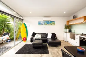Smith Beach Getaways Beachwood Garden Studio - Image 3