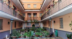 Duplex Barnyard beboere i Barrio de San Bernardo med parkering - Image 3