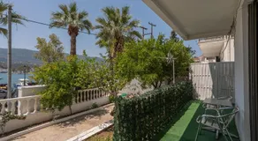 Blue Lemon Hideaway - Image 2
