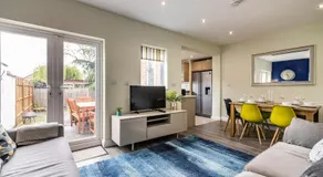 4 Bed Terraced House in Beeston with Convenient City Centre Access - Image 2