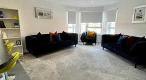 Glas Go Executive 2-Bedroom Apartment near OVO Hydro Free Parking - Image 5