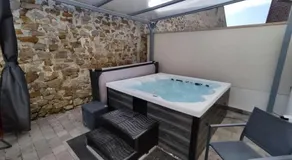 Chambre spacieuse, jacuzzi, proche parc Astérix - Image 3