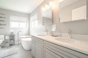 Modern 4 Bedroom Private Vacation Home - Image 2