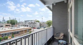 Walker's Point Apt with Gym and Balcony - Sleeps 4-5 - Image 4