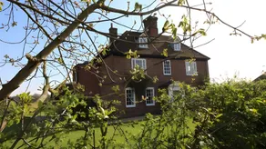 Little Park Farm Queen Anne Farmhouse & Apartments - Image 5