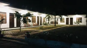 Hotel First Kingdom - For forigners only - Image 3