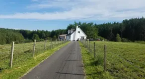An Cois Na H-Aibhne - Image 5