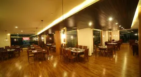 Woodies Bleisure Hotel - Image 5