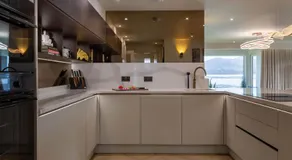 The Shore House - Image 5