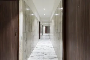 Hotel Q Deck Rooms - Vile Parle Station and Near to Mumbai Airport - Image 4