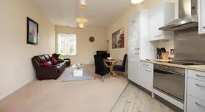 The Avenue - Image 3