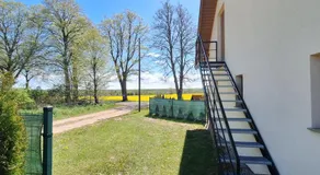 Apartament przy Brzozowej Polanie w okolicy morza i jeziora z własnym ogródkiem - Image 5