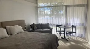 Toronto Hotel - Image 2