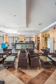Pyli Bay Hotel - Image 2