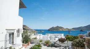 Captain Manos Studio Apartments - Image 3