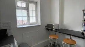 3 Bed Flat - Sleeps 6 - Parking - Wifi - Image 3
