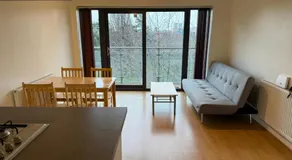 Bright 1BDR Apartment with Park Views in Leyton - Image 2