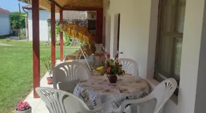 BB House - Image 4